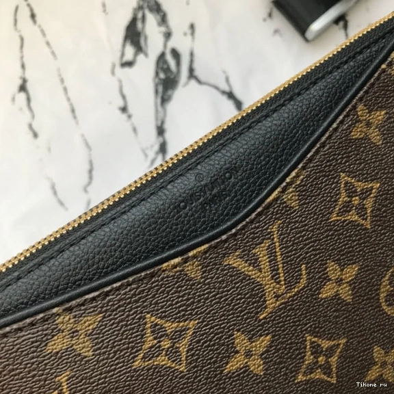 Cheap BEAUTY PALLAS Louis CASE Vuitton 0709
